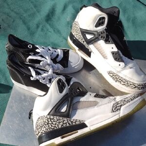 Stylish Black and White Nike Sneakers(2 Pair)